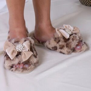 Pretty You London Women Footwear Faux Fur Anya Leopard Print Slipper Slider 5-6